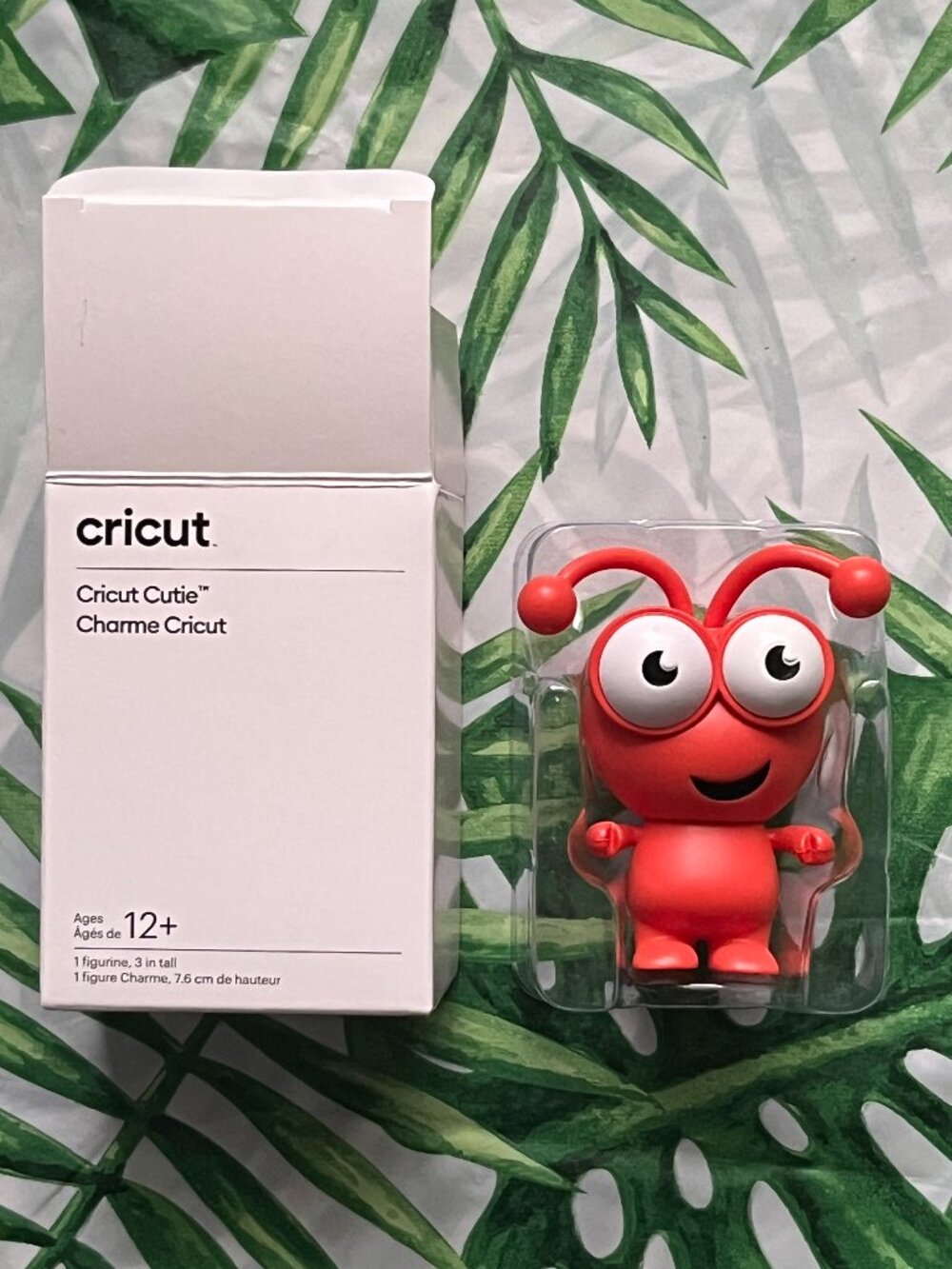 BNIB Poppy Cricut Cutie in Poppy